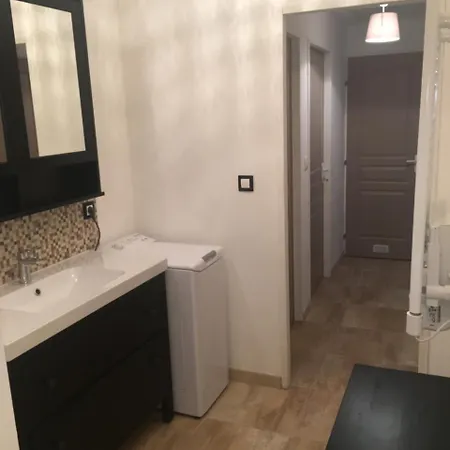 La Maison De Salavas Apartamento *